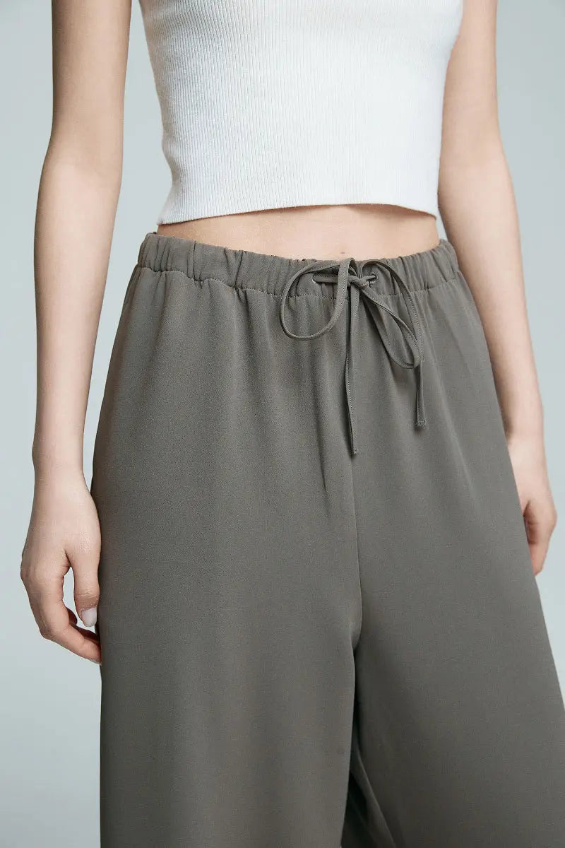 White Pull-On Wrinkle-Free Cooling Puddle Pants
