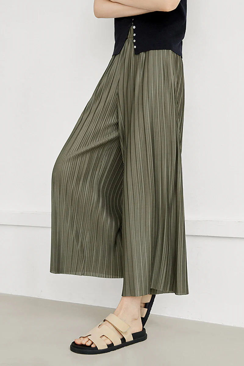 Flowy Pleated Pull-On Wide-Leg Pants